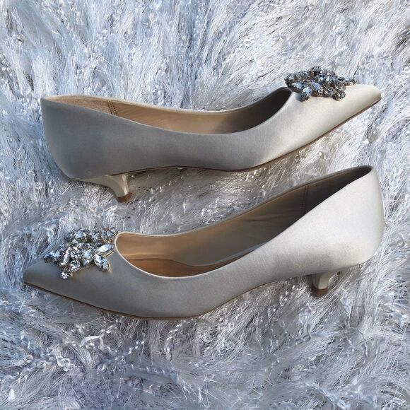 BADGLEY MISCHKA Vail Ivory Satin Kitten Heel Pump - Picture 4 of 15
